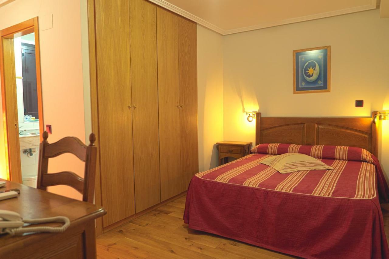 Hotel Jacobeo Belorado Zewnętrze zdjęcie