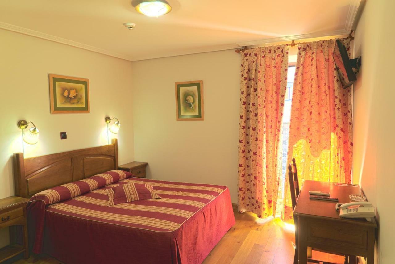 Hotel Jacobeo Belorado Zewnętrze zdjęcie